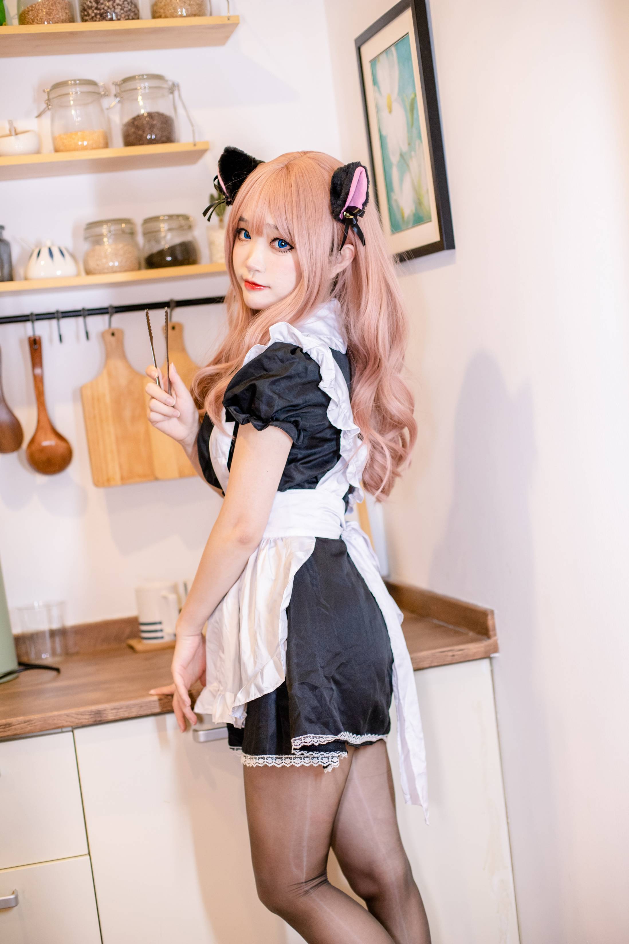 神沢永莉 – 厨房女仆